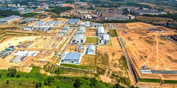 Inspección industrial de instalaciones con drones en Granada