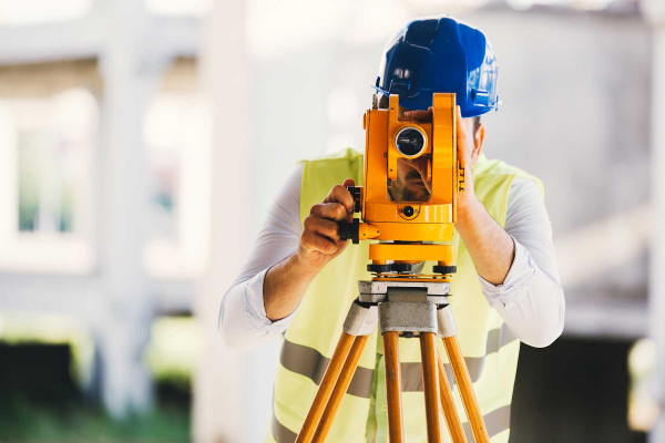 Mediciones Topográficas · Topógrafos Servicios Topográficos y Geomáticos Baza